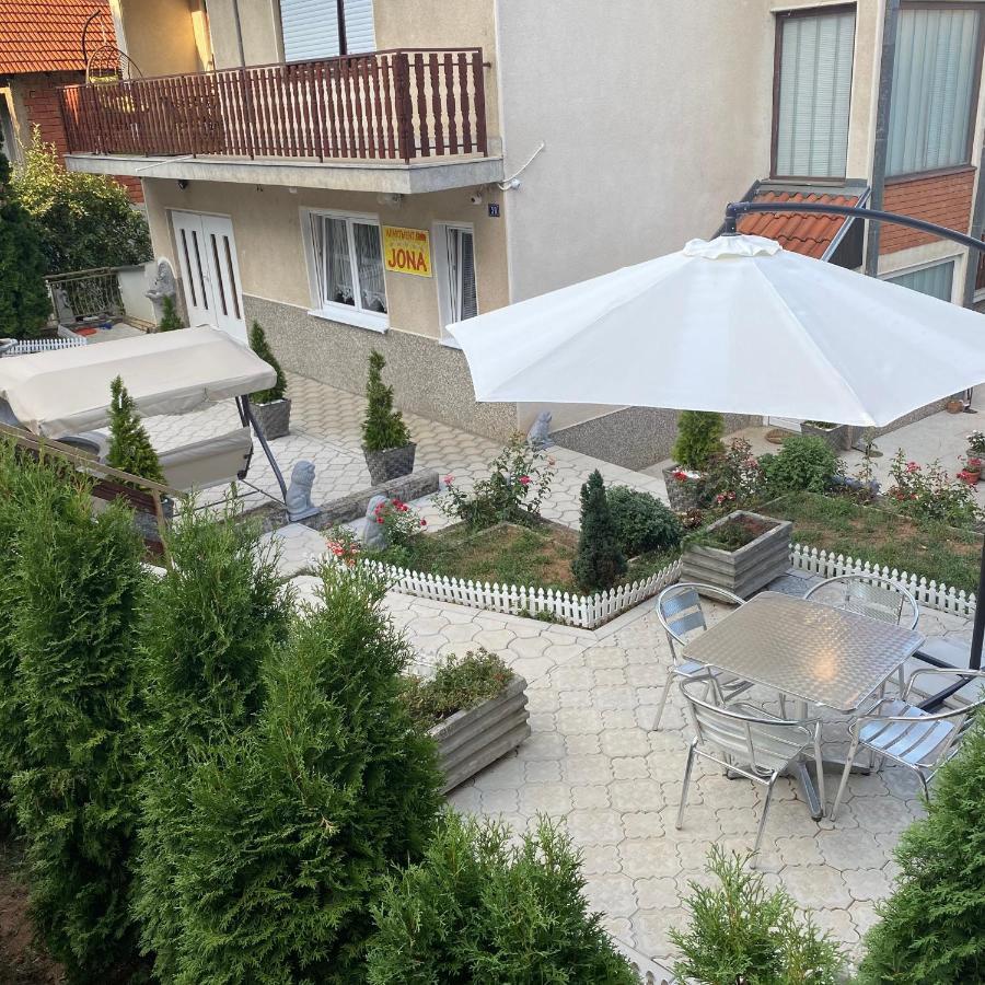 64 m2, 2 yatak odalı, 1 banyolu Daire, Tutunovic Podrum bölgesinde Ni Dış mekan fotoğraf