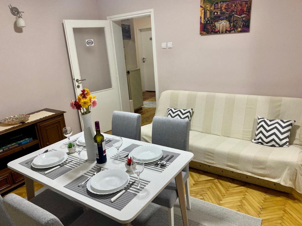 64 m2, 2 yatak odalı, 1 banyolu Daire, Tutunovic Podrum bölgesinde Ni Dış mekan fotoğraf
