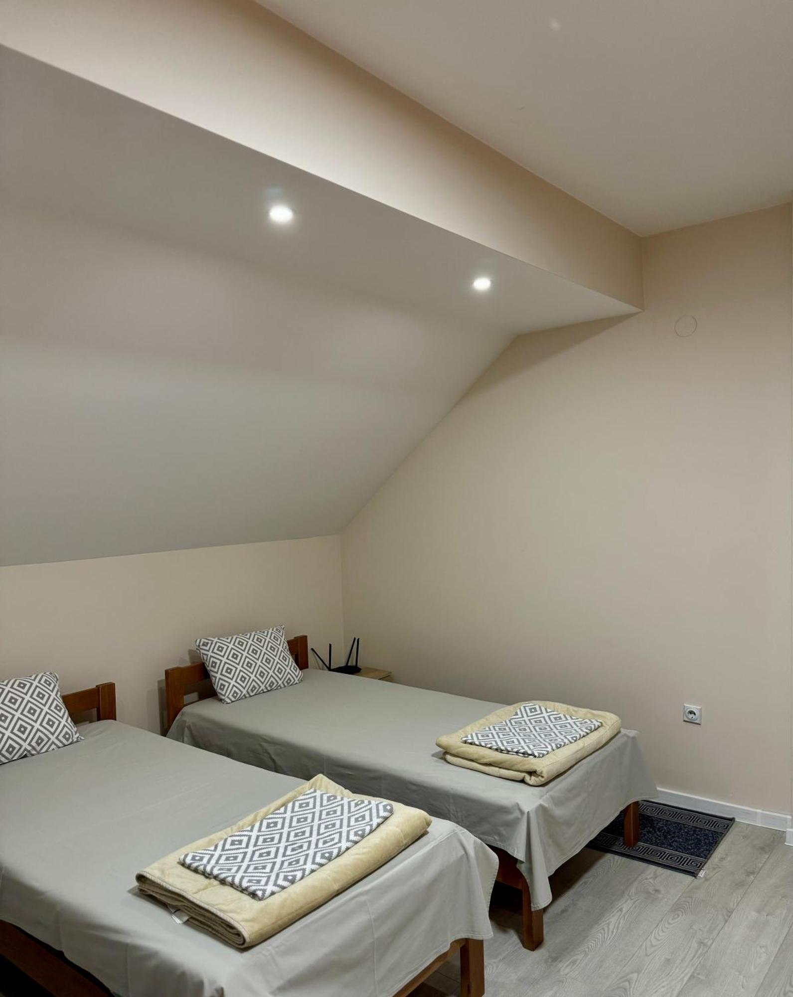 64 m2, 2 yatak odalı, 1 banyolu Daire, Tutunovic Podrum bölgesinde Ni Dış mekan fotoğraf